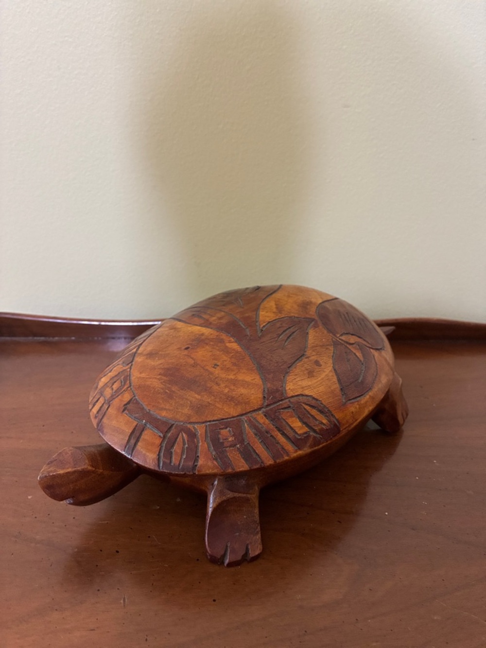 Medium Hand Carved Wooden Folk Art Turtle Trinket Box Tray Puerto Rico Floral